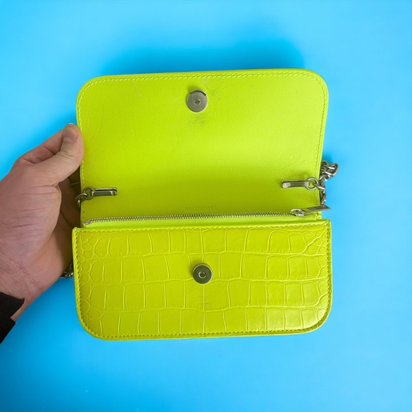 AUTHENTIC BALENCIAGA BB Chain Crocodile Leather Crossbody Bag Yellow - Picture 3 of 4